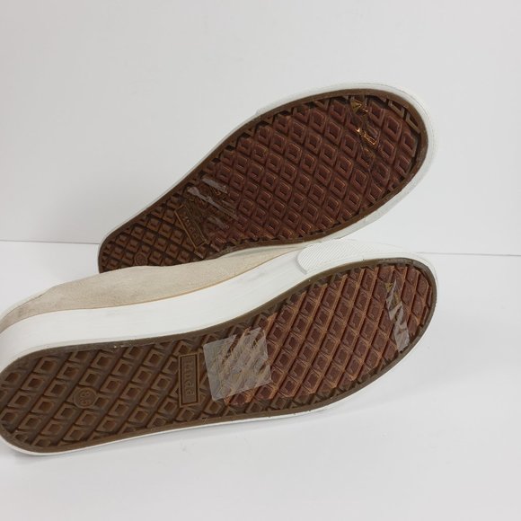 Women's Mudd Suede Two Tonal W/Metal Studs Size US 8 - Picture 5 of 10